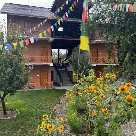 Toshim Homestay Sangla Exterior photo