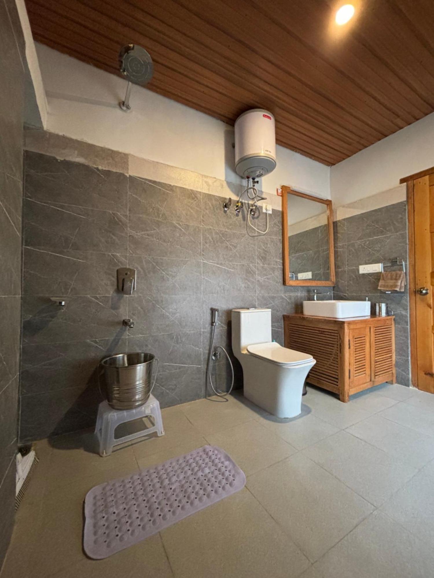 Toshim Homestay Sangla Exterior photo