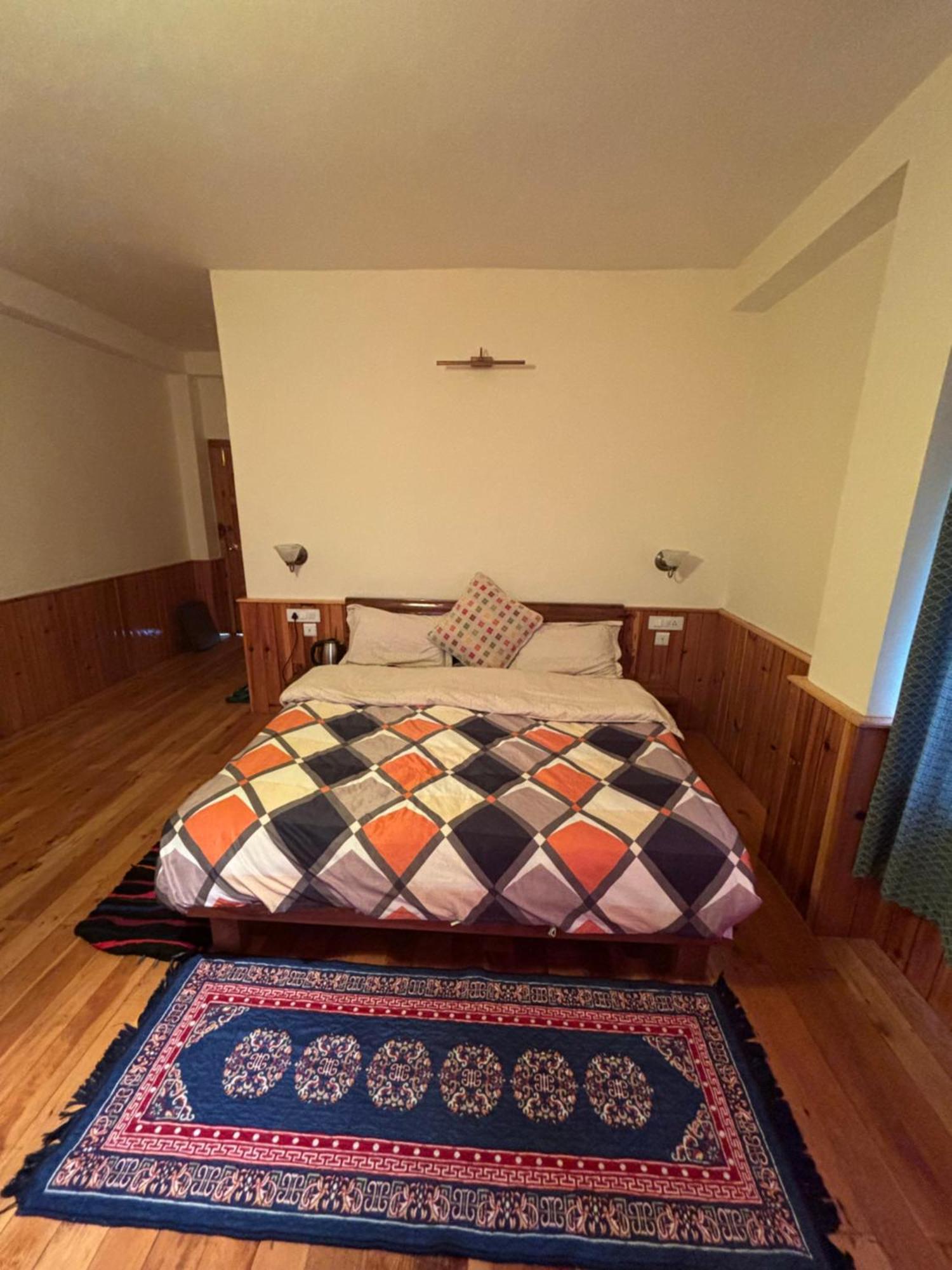 Toshim Homestay Sangla Exterior photo